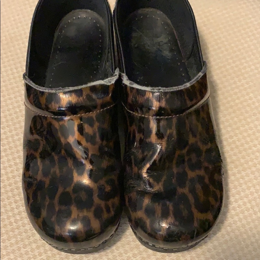 Nursing shoes